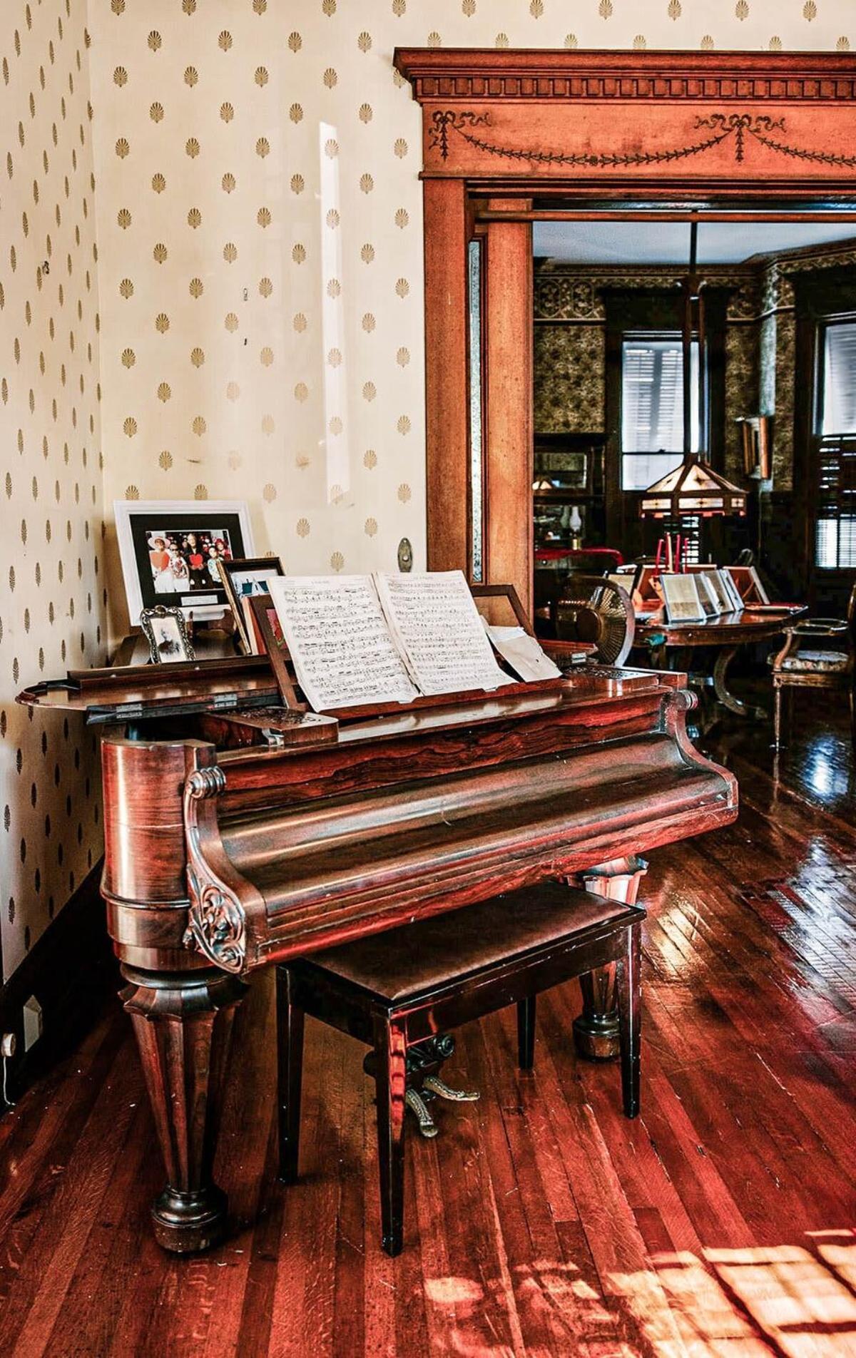 Classic King With Balcony At Curry Mansion 基韋斯特 外观 照片